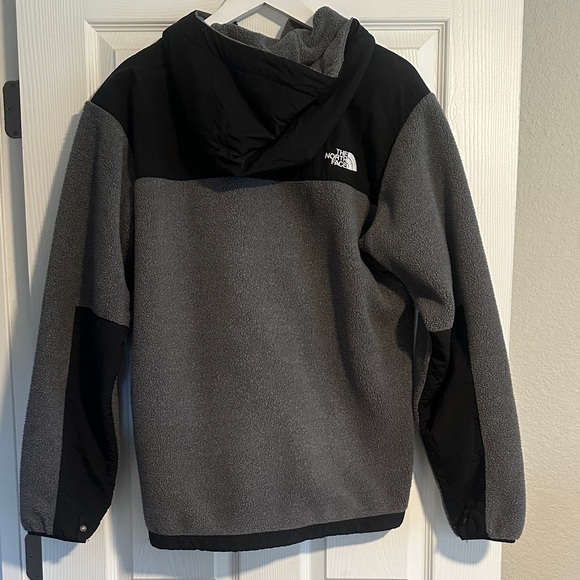 The North Face Men's Black and Gray Performance Fleece Jacket - Picture 3 of 7